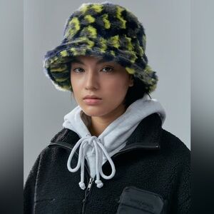 SUNDAE SCHOOL GREEN LEOPARD FUZZY BUCKET HAT
